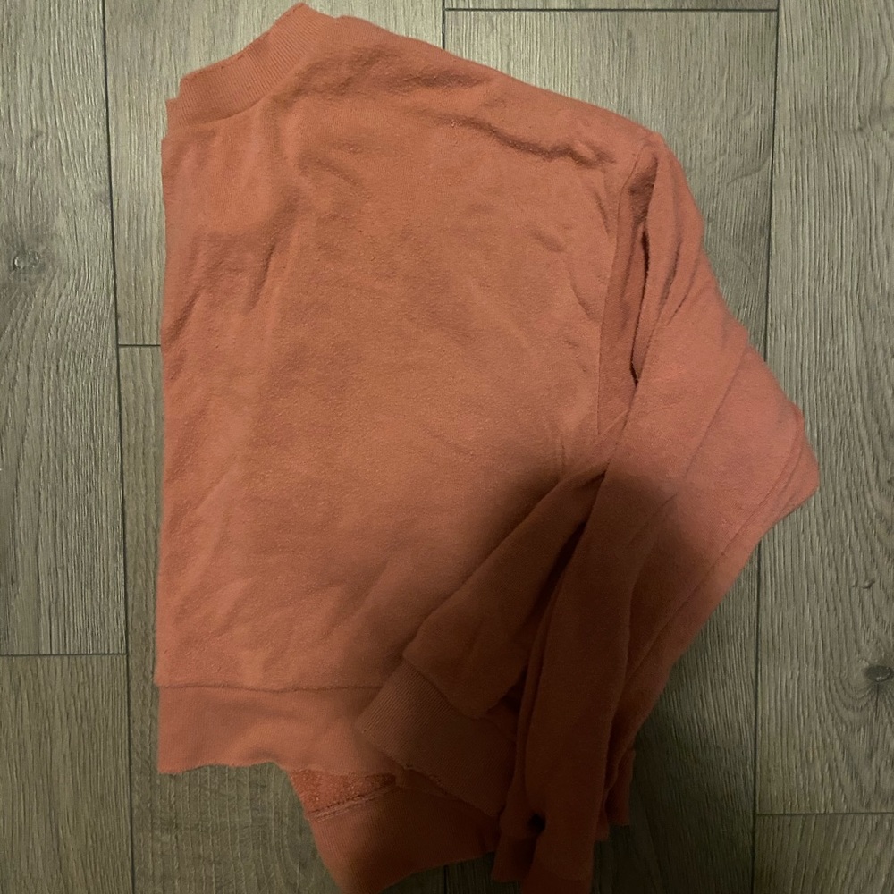 Light weight sweat shirt cropped